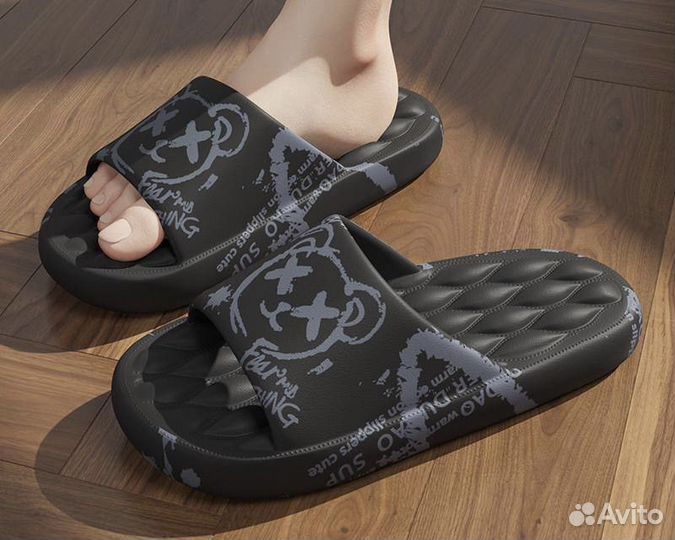Шлепанцы женские новые