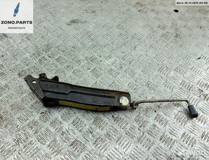 Домкрат на Peugeot 407