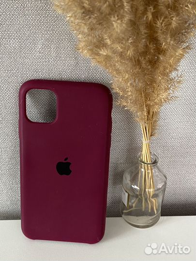 Чехлы для iPhone 11