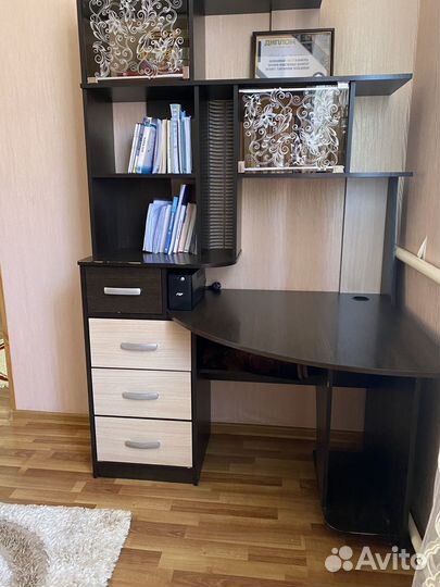 Компьютерный стол