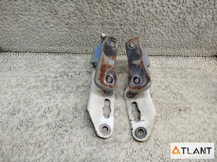 Петля капота honda life