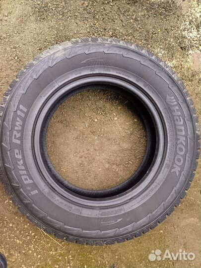 Шины зимние шипованые 215 70 16