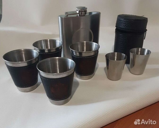 Фляжка и стопочки