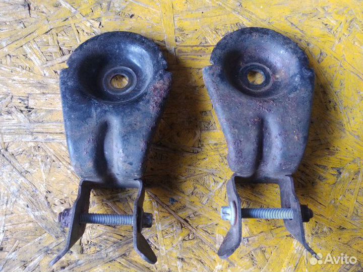 Кронштейн крепления усилителя бампера Opel Astra