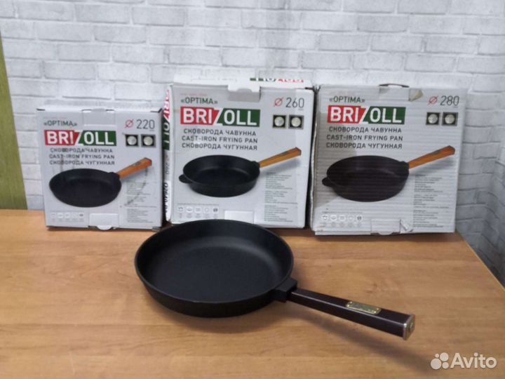 Сковорода чугунная 260х40 с деревянной ручкой