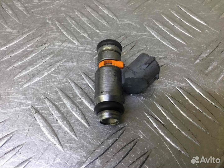 Форсунка Фольксваген Гольф 036906031G; 0280158257