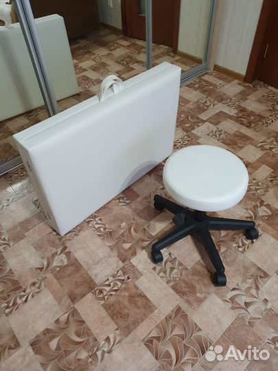 Кушетка и стул