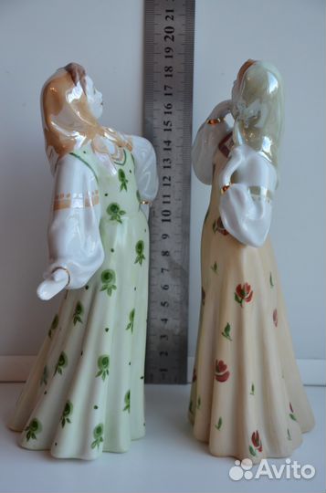 Дулево Фарфоровые статуэтки Маша и Даша плясунья