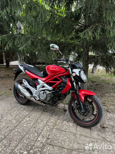 Suzuki Gladius 400 ABS