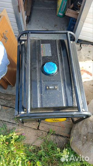 Бензиновый генератор