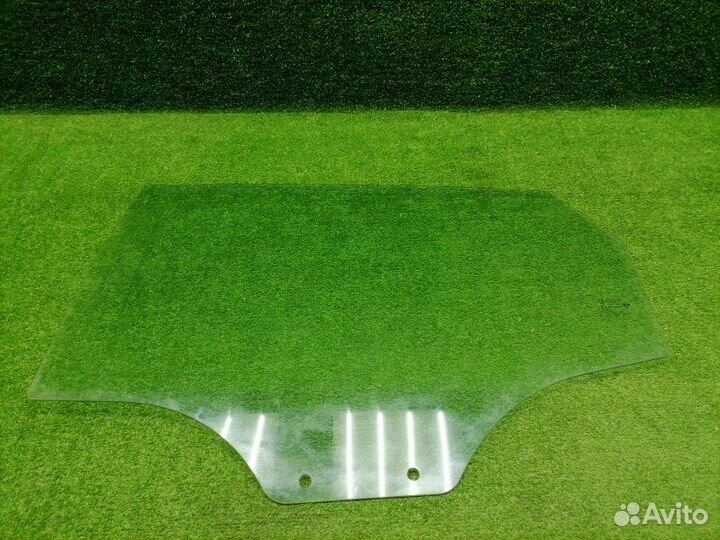 Стекло двери заднее левое Kia Rio QB 2011-2017