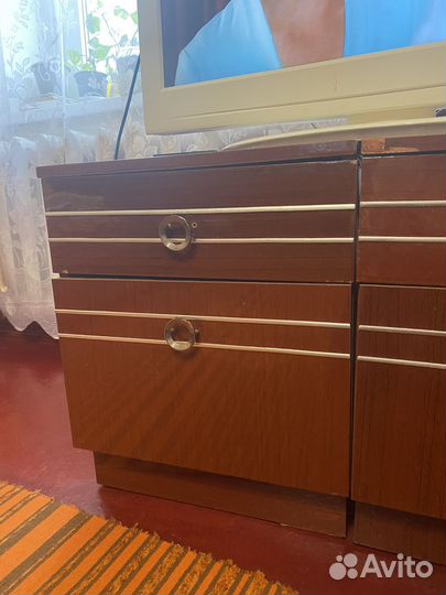 Тумба прикроватная