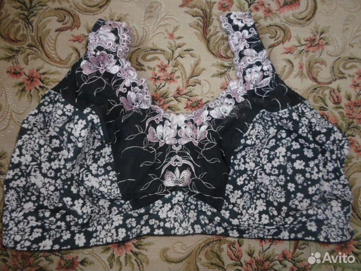 Женское нижнее белье с большими чашечками