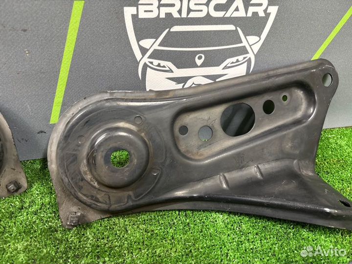 Крепление подрамника переднее Lexus Es250 ASV60