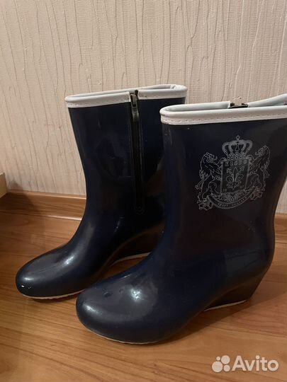 Резиновые сапоги женские