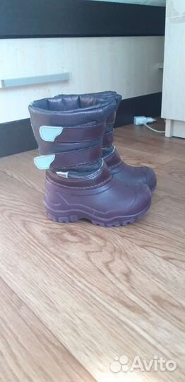 Платье, сапоги