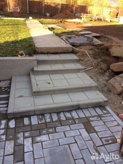 Укладка брусчатки, тротуарной плитки, камня