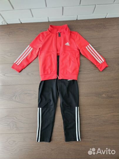 Спортивный костюм adidas