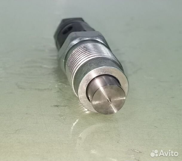 Форсунка топливная 2LT 2LTE cresta 23600-59155