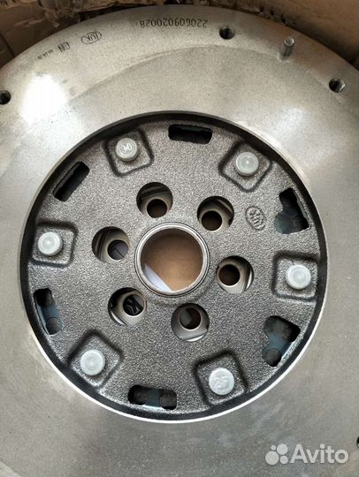 Новый маховик сцепления Renault/Nissan 415040910