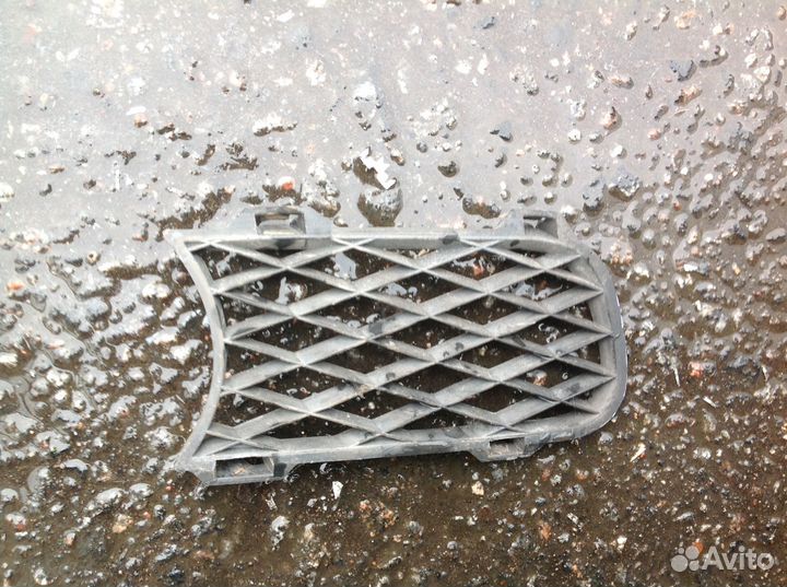 Решетка бампера переднего правая vw touareg 1