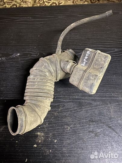 Патрубок воздушного фильтра mitsubishi carisma 1.6