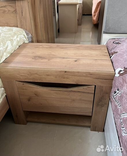 Тумба прикроватная
