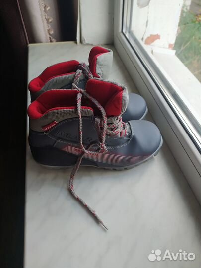 Лыжные ботинки