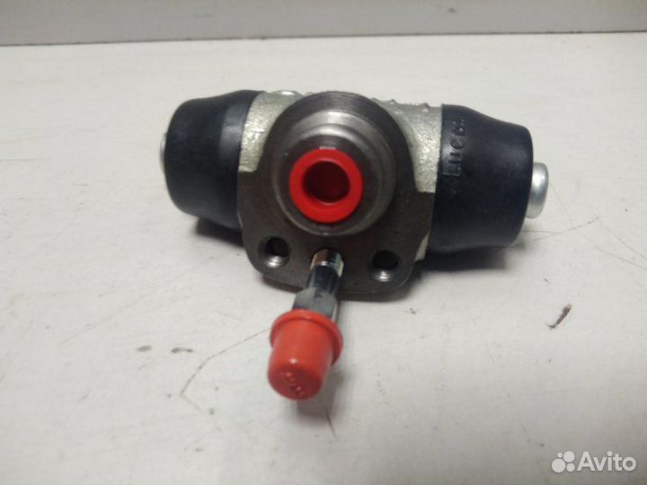 Цилиндр тормозной рабочий Volkswagen Passat B3