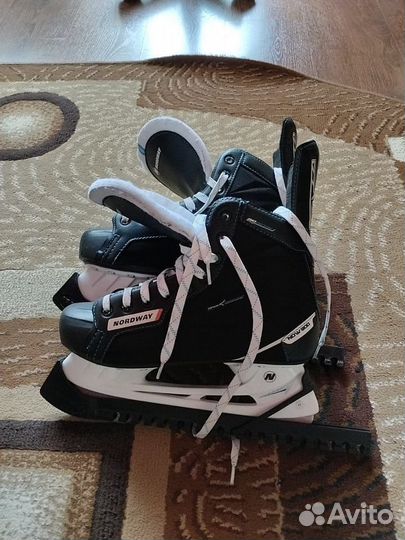 Коньки хоккейные 41,44размеры