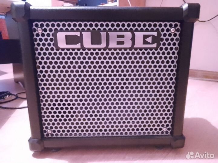 Комбоусилитель Roland Cube 10gx (с эффектами)