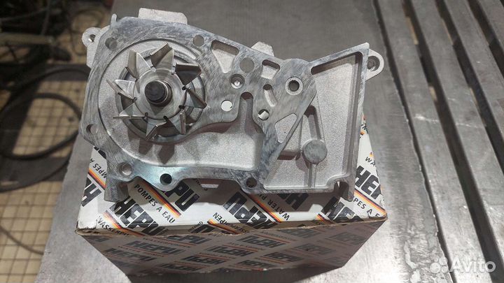 Водяная помпа Renault LADA насос hepu P0842