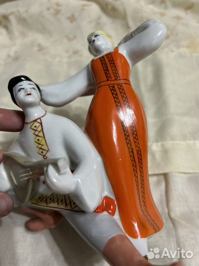 Статуэтка Русский танец с балалайкой