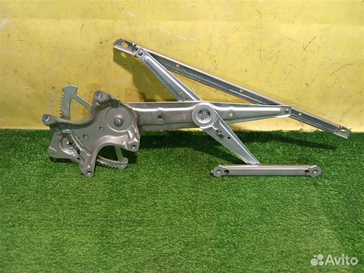 Стеклоподъемник электр. задний левый Lexus NX 2014