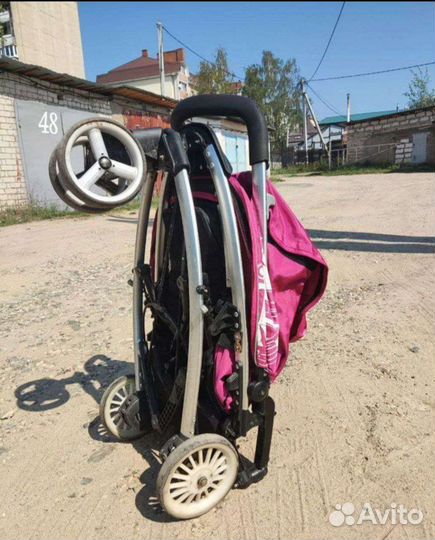 Прогулочная коляска