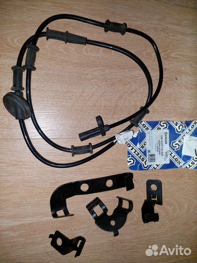 Датчик абс Hyundai iх 35 задний левый