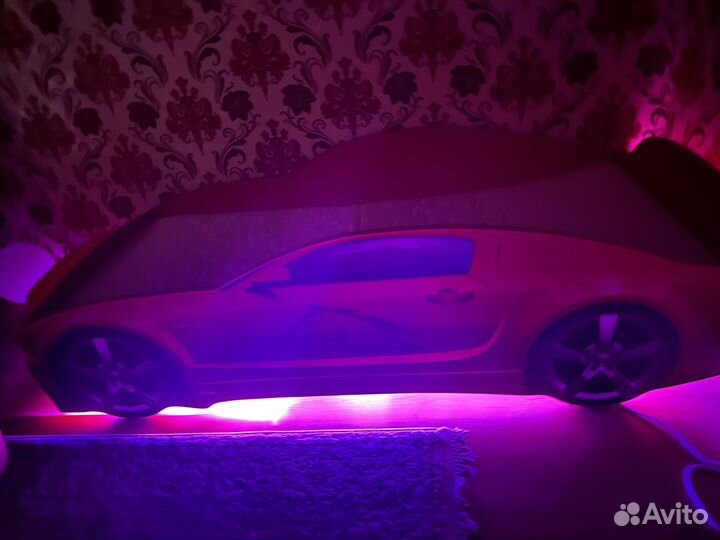 Детская кровать машинка