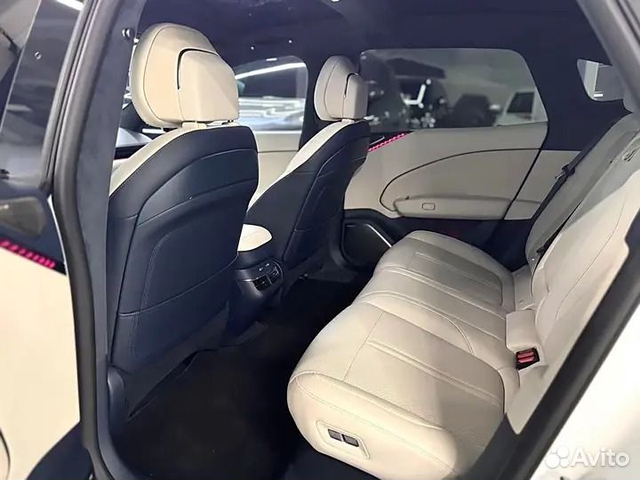 Zeekr 007 422 л.с. AT, 2024, 8 000 км