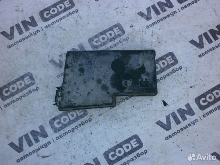 Крышка блока предохранителей Ford Focus 3