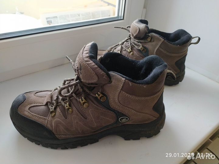 Трекинговые кроссовки Bona