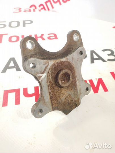 Цапфа левая Peugeot 408 седан 1.6 EP6 2015