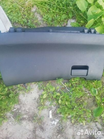 Бардачок нижний Toyota corolla е 150