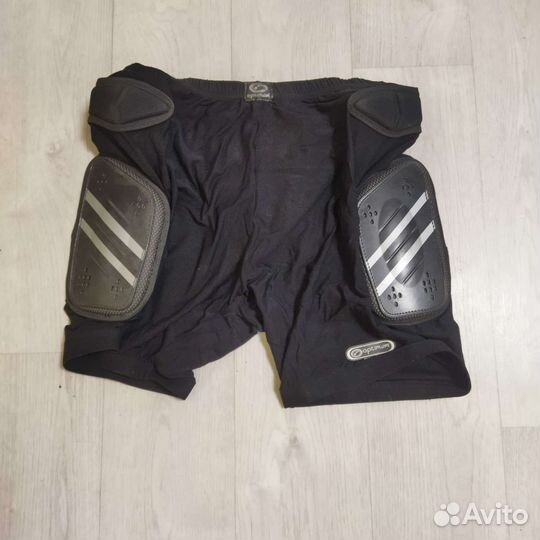 Шорты спортивные