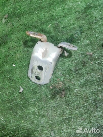 Петля двери задняя левая Nissan Almera Classic B10