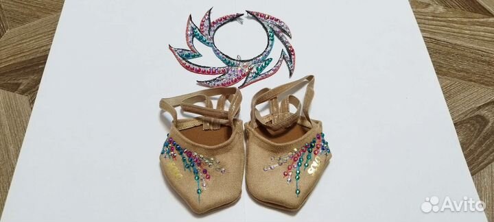 Получешки и украшение на голову для гимнастики