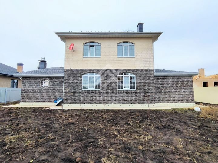 Дом 235 м² на участке 10 сот.