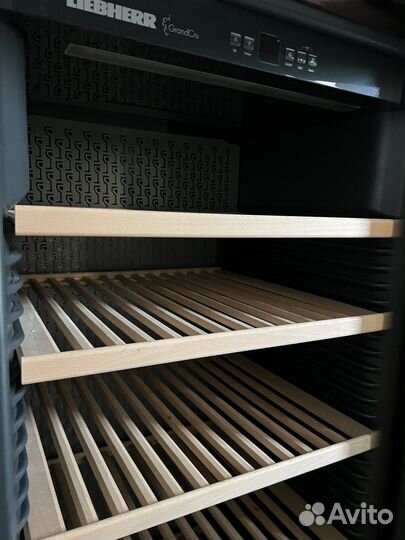 Винный шкаф liebher wkt5552