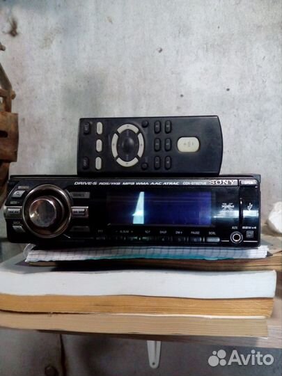 Продам заднюю полку багажника ваз 2111