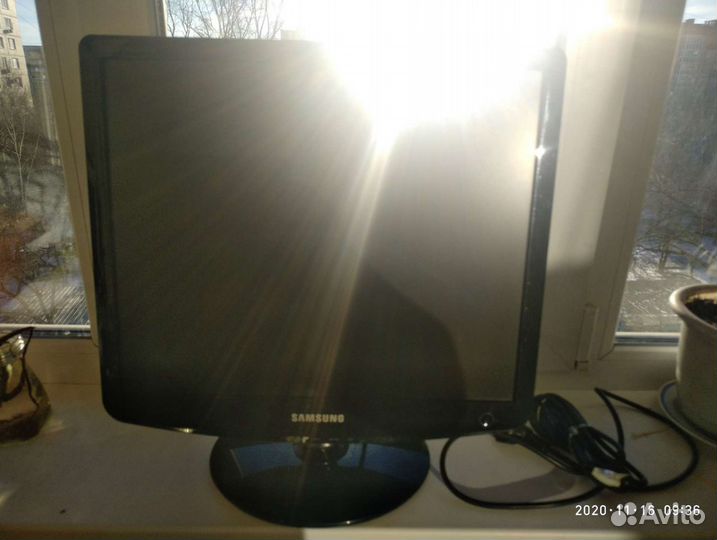 Монитор Samsung SyncMaster 932BF