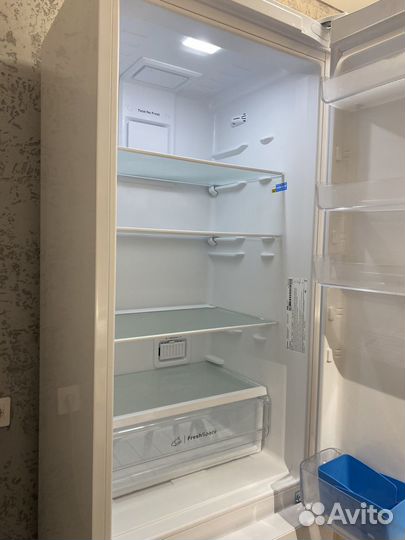 Холодильник новый indesit